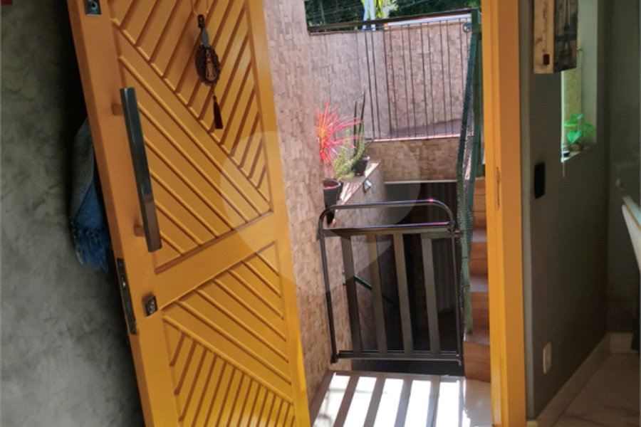 Sobrado à venda com 2 quartos, sendo 1 suíte, em Parque Novo Oratório, Santo André, SP