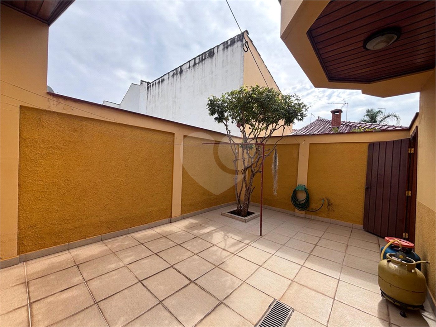 Casa à venda com 4 quartos, sendo 2 suítes,  no condomínio Granja Olga Ii, Sorocaba - SP