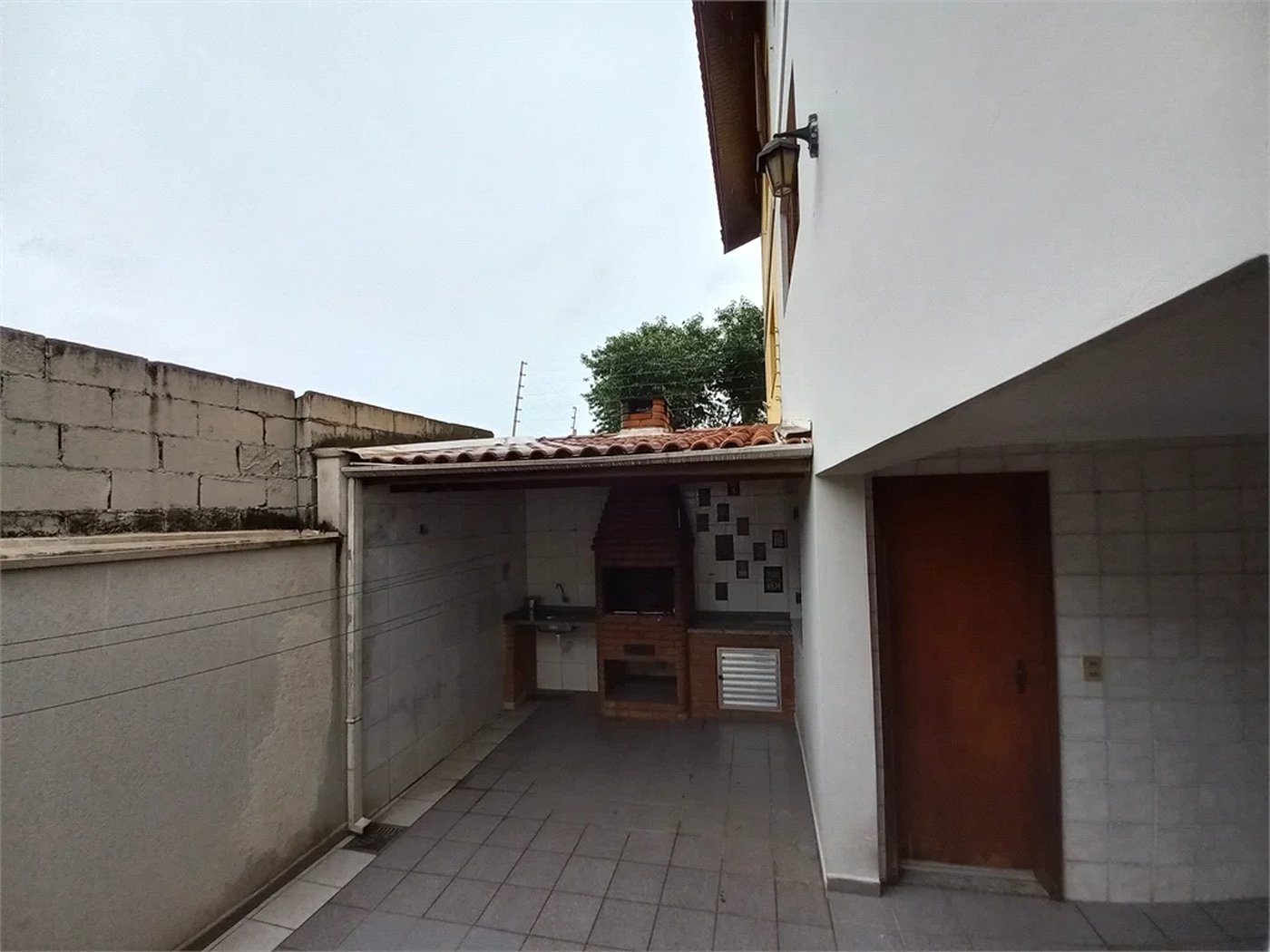 Sobrado à venda com 4 quartos, sendo 3 suítes,  em Cidade São Francisco, São Paulo, SP