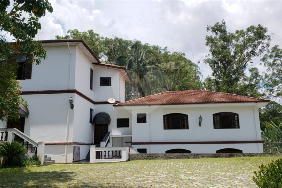 Casa à venda com 4 quartos, sendo 2 suítes, em Horto, São Paulo, SP