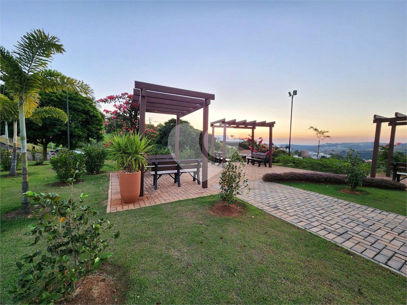 Terreno à venda no condomínio Jardim Primavera, Louveira - SP