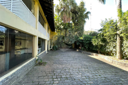 Sobrado à venda com 4 suítes em Sumaré, São Paulo, SP