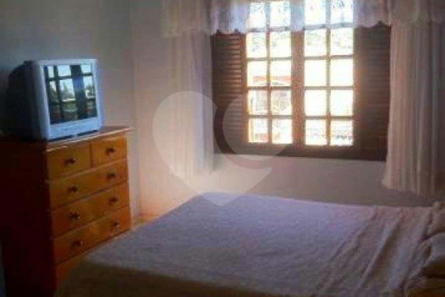 Sobrado à venda com 3 quartos, sendo 1 suíte, em Parque Continental II, Guarulhos, SP