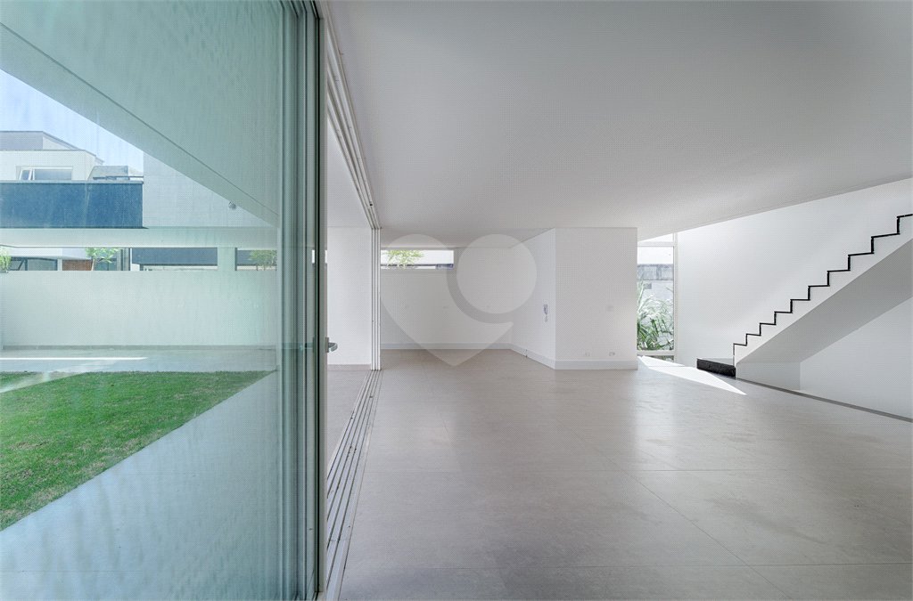 Casa à venda com 4 suítes no condomínio Edifício Jade, São Paulo - SP