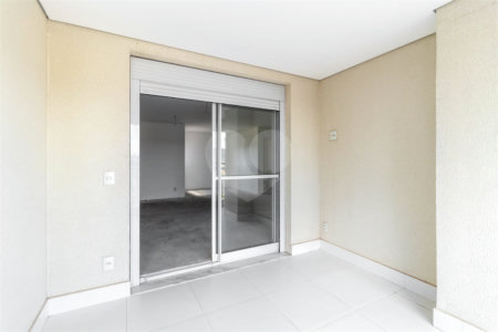 Triplex à venda com 4 suítes em Anhangabaú, Jundiaí, SP