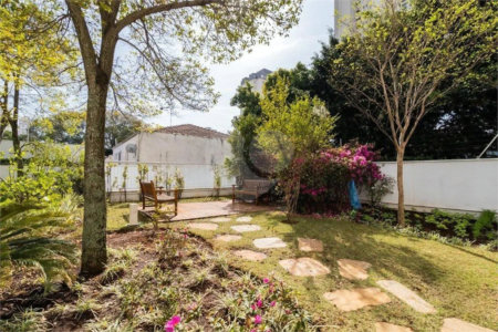 Apartamento à venda com 3 suítes em Vila Romana, São Paulo, SP