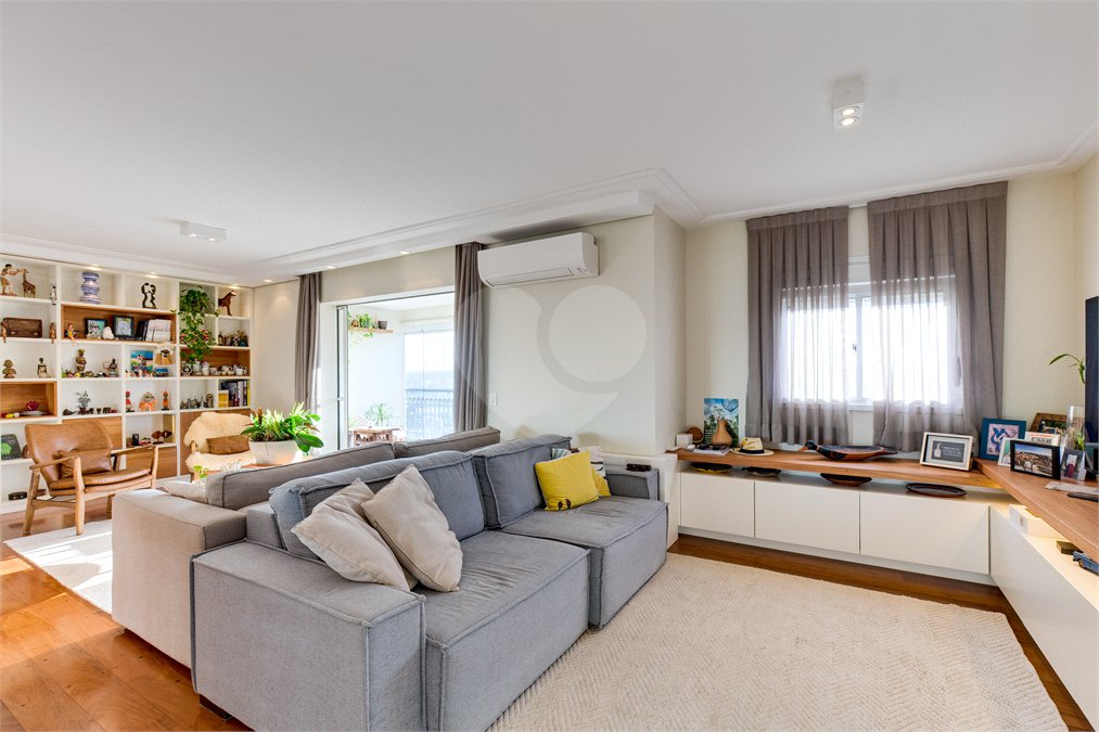 Apartamento à venda com 3 quartos, sendo 2 suítes,  em Jardim Marajoara, São Paulo, SP