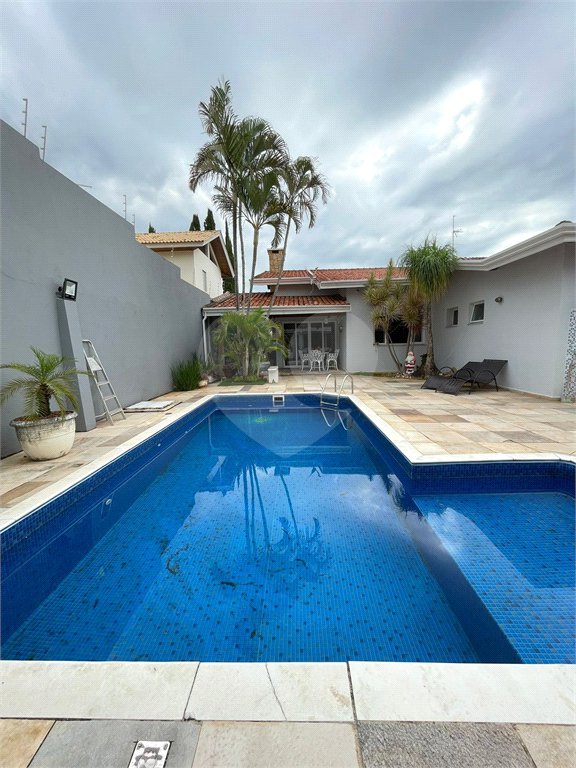 Casa à venda com 3 suítes em Jardim Itaperi, Atibaia, SP