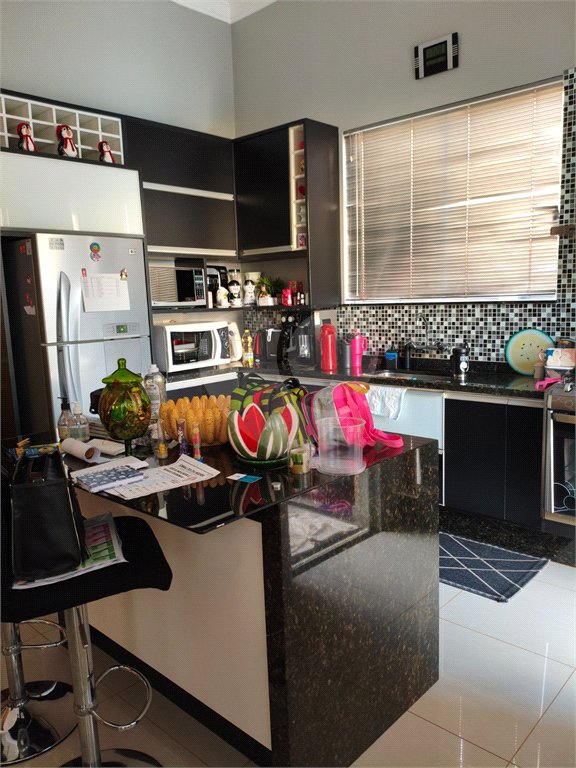 Casa à venda com 3 suítes em Carmo, Araraquara, SP