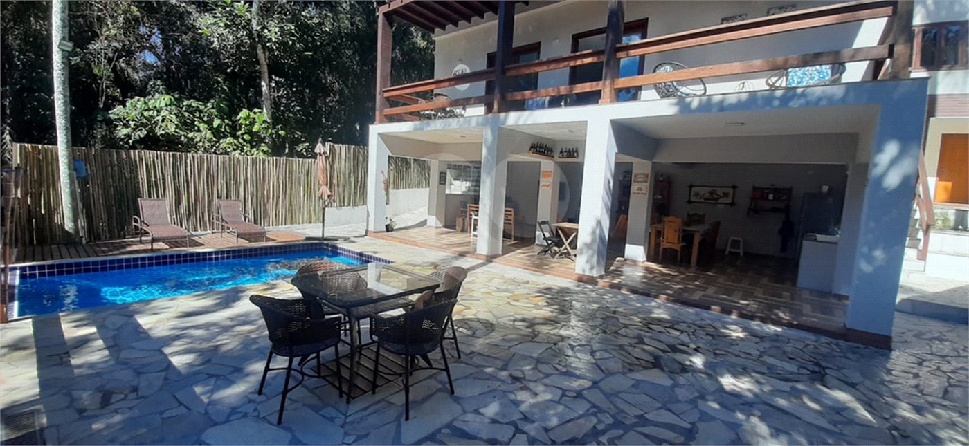 Sobrado à venda com 5 quartos, sendo 3 suítes, em Serra da Cantareira, Mairiporã, SP