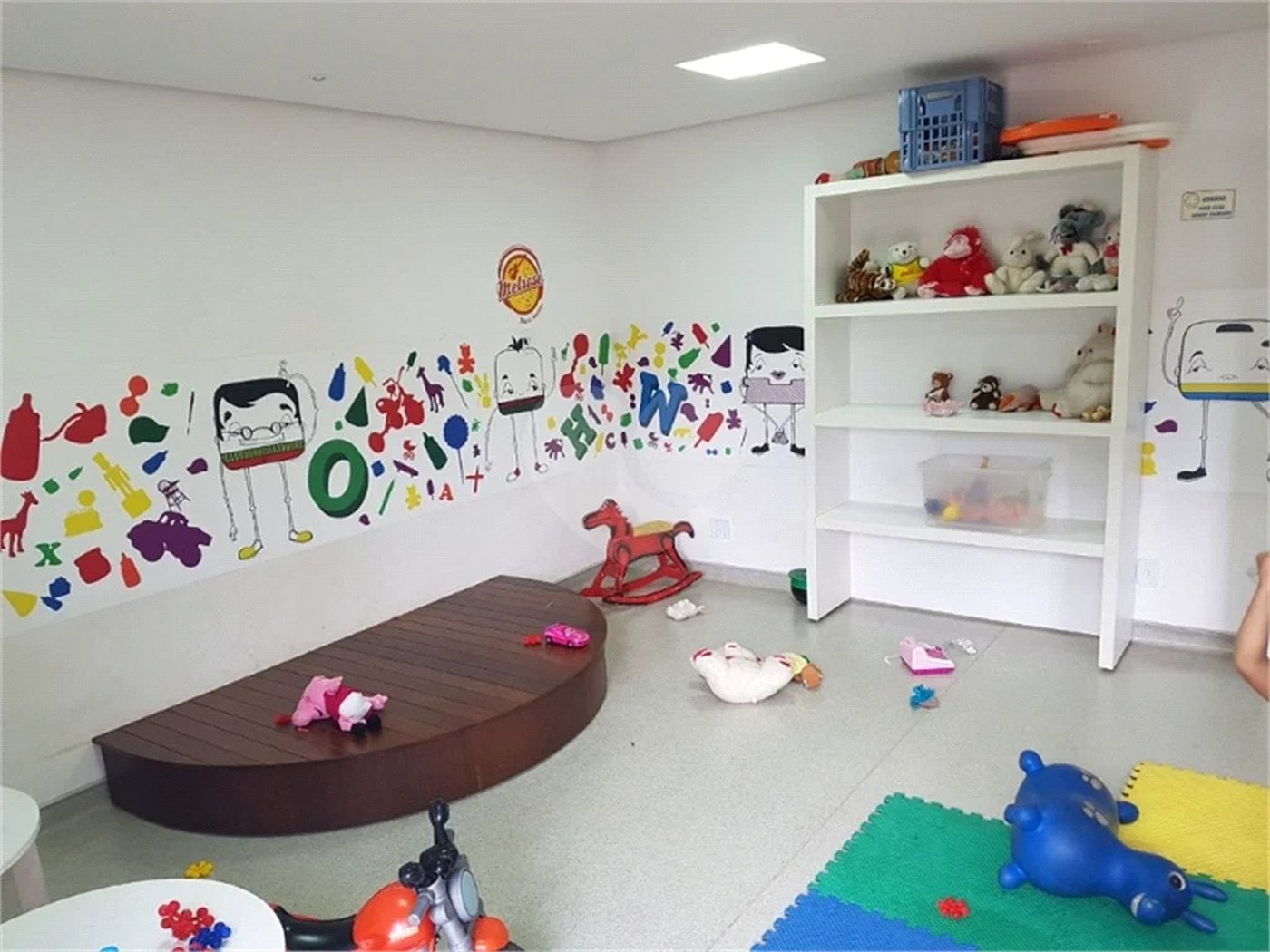 Apartamento à venda, com 1 quarto, armários, varanda, 1 vaga no Jaraguá em São Paulo