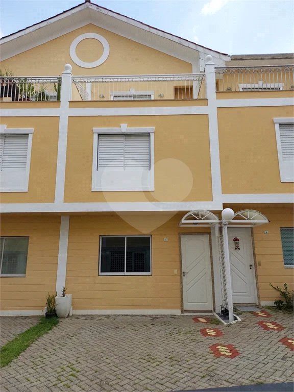 Sobrado á venda com 102m²- Vila Bertioga.