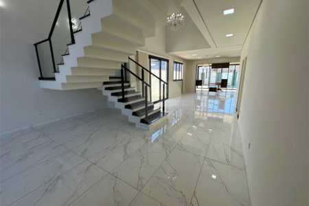 Casa à venda com 5 quartos, sendo 4 suítes, no condomínio Golden Ville, Itapetininga - SP