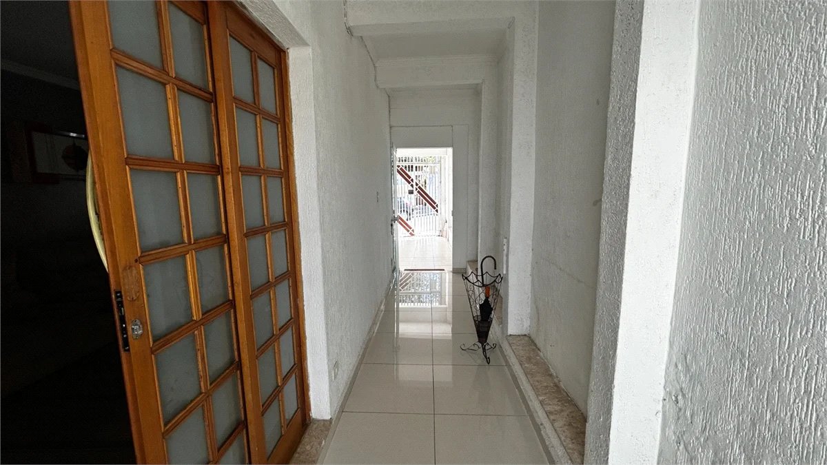 Sobrado à venda com 3 quartos, sendo 2 suítes, em Cidade São Francisco, São Paulo, SP