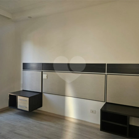 Casa à venda com 2 quartos, sendo 1 suíte, no condomínio Vitória Park, Suzano - SP