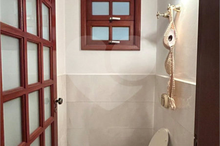 Casa à venda com 3 quartos, sendo 1 suíte, no condomínio Marcia Miyashiro, São Paulo - SP