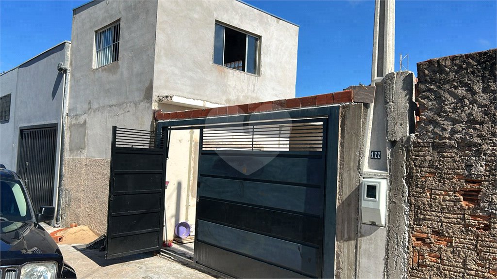 Sobrado á venda no bairro Vila Celina.