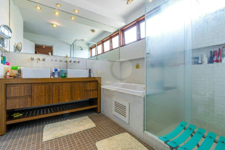 Casa à venda ou para alugar com 4 suítes em Morumbi, São Paulo, SP