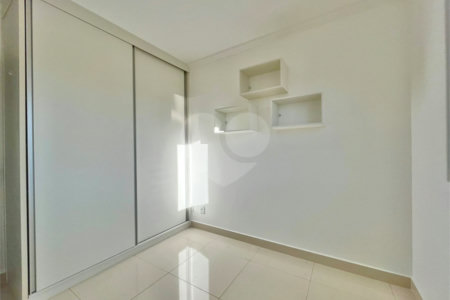 Casa à venda com 3 quartos, sendo 1 suíte, no condomínio Residencial Villa Flora, Votorantim - SP