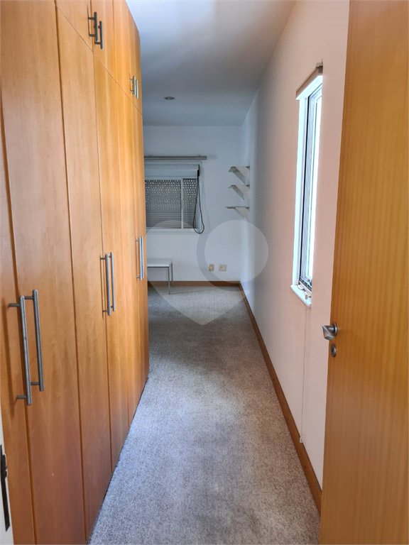 Casa à venda com 6 quartos, sendo 4 suítes, no condomínio Jardim Paulista I, Vinhedo - SP