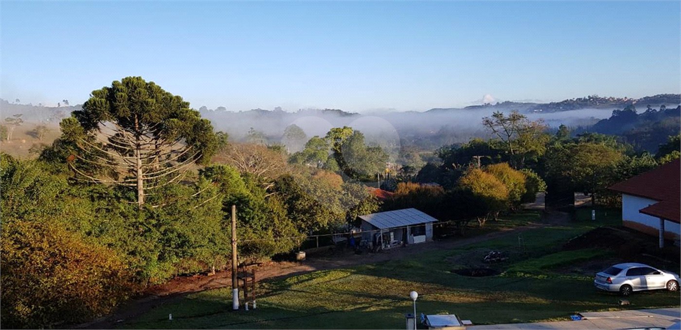 Chácara à venda com 4 quartos, sendo 2 suítes,  em Batatuba, Piracaia, SP