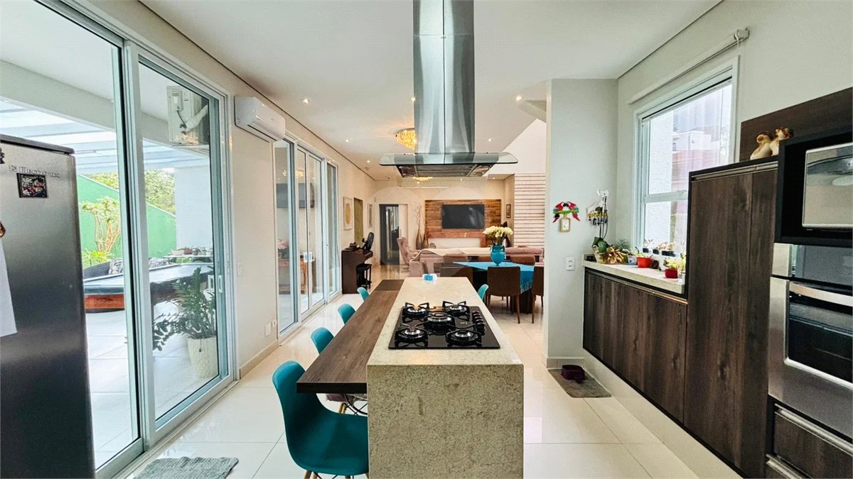 Casa à venda com 4 suítes no condomínio Dos Lagos, Itupeva - SP