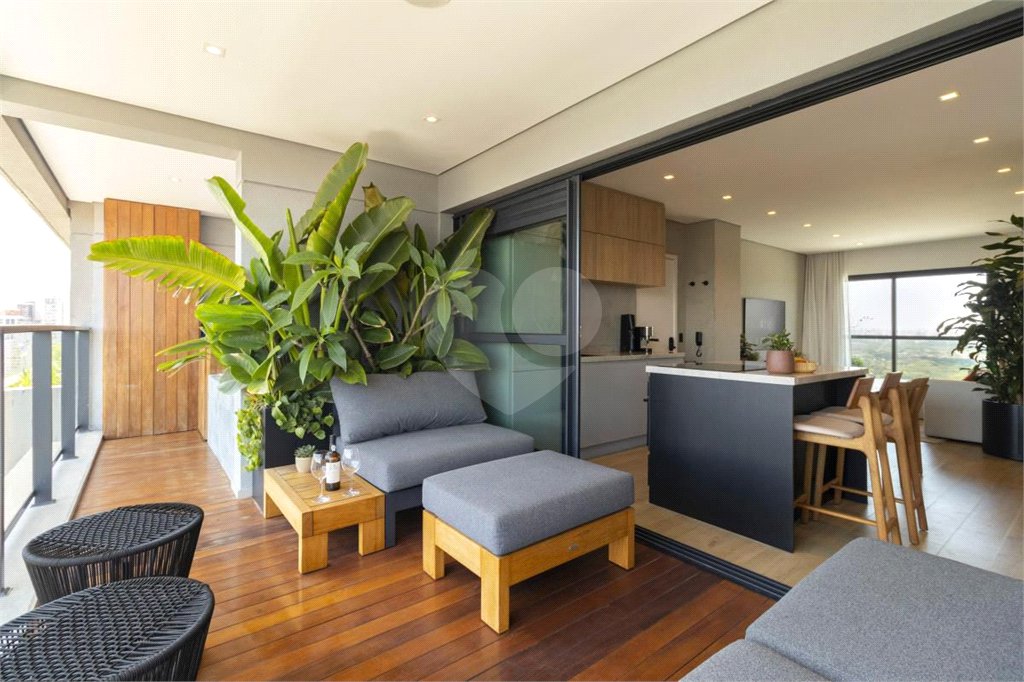 Apartamento à venda com 3 quartos, sendo 2 suítes, em Pinheiros, São Paulo, SP