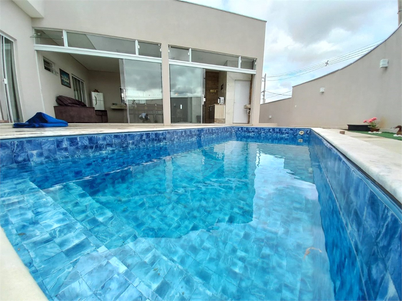 Casa à venda com 3 quartos, sendo 1 suíte,  no condomínio Villagio Milano, Sorocaba - SP