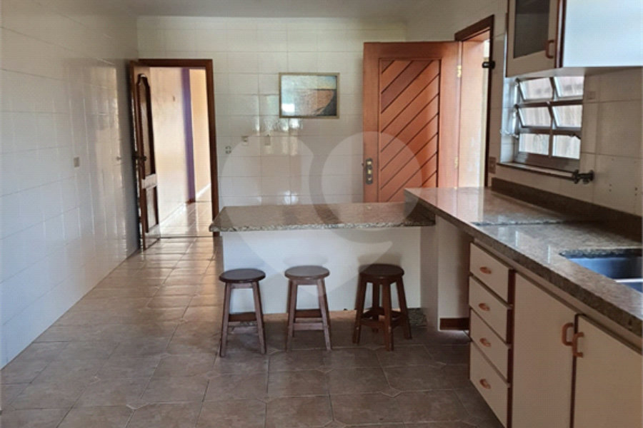 Sobrado à venda com 4 quartos, sendo 1 suíte, em Vila Pereira Barreto, São Paulo, SP
