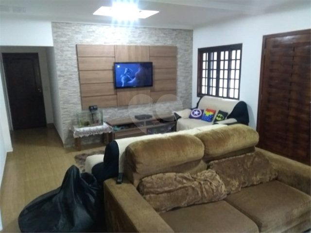 Casa à venda com 3 quartos, sendo 1 suíte,  no condomínio Alpes de Mairiporã, Mairiporã - SP