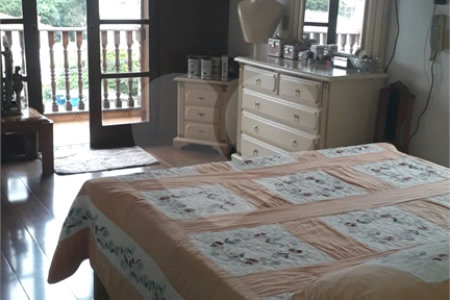 Sobrado à venda com 4 quartos, sendo 3 suítes, em Jardim São Bento, São Paulo, SP