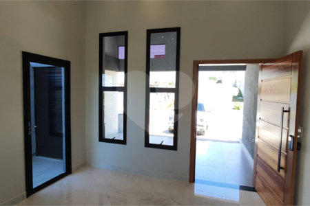 Casa à venda com 3 quartos, sendo 1 suíte,  no condomínio Reserva do Vale, Caçapava - SP