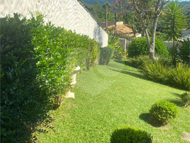 Casa à venda com 5 quartos, sendo 4 suítes,  no condomínio Lago do Imperador, Mairiporã - SP