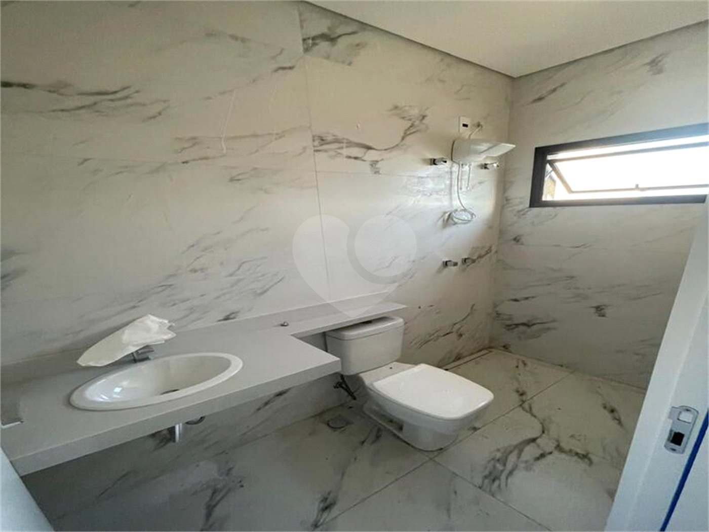 Casa à venda com 3 quartos, sendo 1 suíte, no condomínio Vila Paraty, Indaiatuba - SP