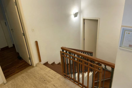 Casa à venda com 4 quartos, sendo 1 suíte,  em Vila Morumbi, São Paulo, SP