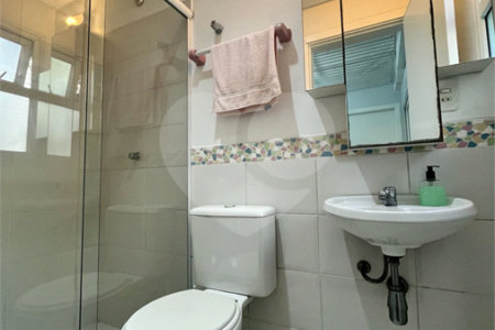 Sobrado à venda com 5 quartos, sendo 2 suítes, em Alto da Boa Vista, São Paulo, SP