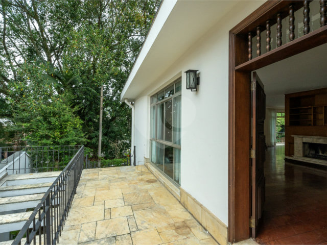 Casa Térrea à venda ou para alugar com 4 suítes em Jardim Marajoara, São Paulo, SP