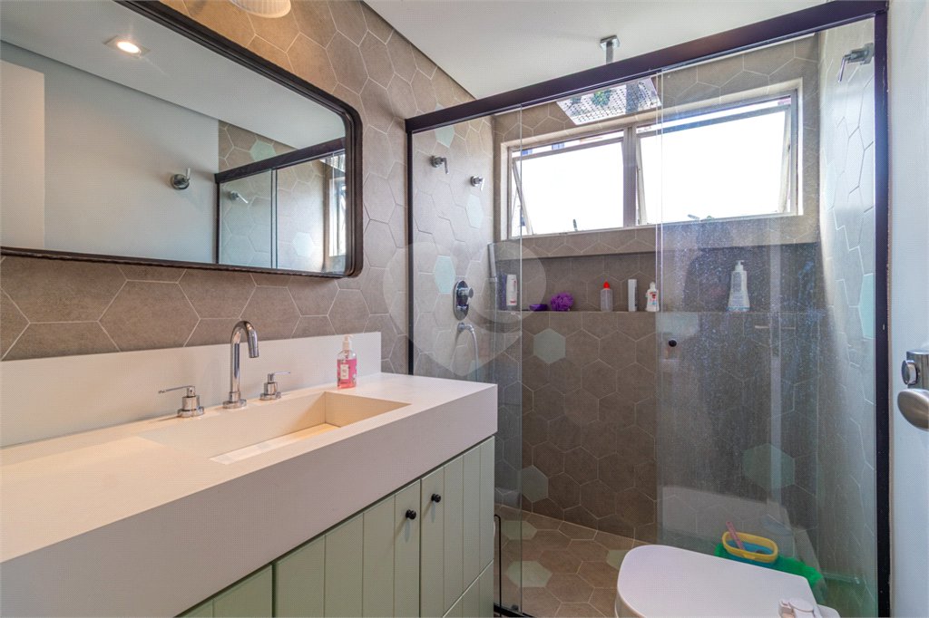 Apartamento à venda com 3 quartos, sendo 1 suíte, em Moema, São Paulo, SP
