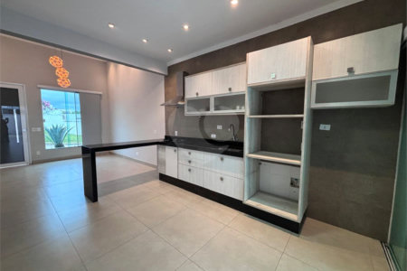 Casa à venda com 2 quartos, sendo 1 suíte, no condomínio Terras de São Francisco, Sorocaba - SP