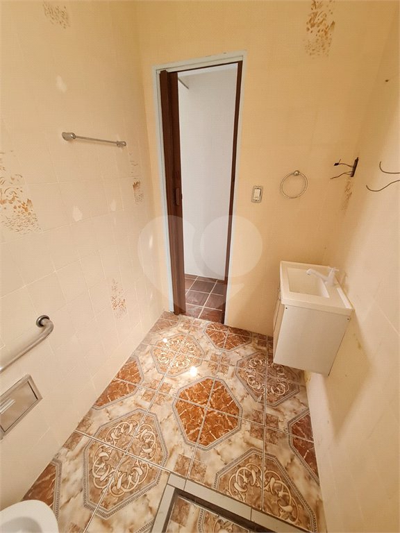 Casa à venda com 6 quartos em Vila dos Remédios, São Paulo, SP