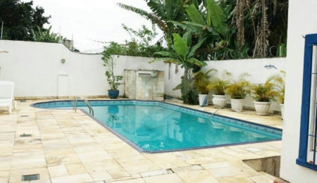 Casa à venda com 5 quartos, sendo 2 suítes, no condomínio Luís Romero Sanson, São Paulo - SP