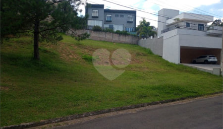 Terreno à venda no condomínio Portal do Lago, Valinhos - SP