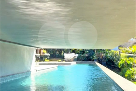 Casa à venda com 3 suítes no condomínio Figueira Garden, Atibaia - SP