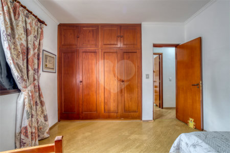 Casa de Vila à venda com 4 quartos, sendo 2 suítes, em Granja Julieta, São Paulo, SP