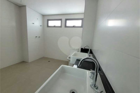 Apartamento à venda com 3 suítes em Água Branca, São Paulo, SP