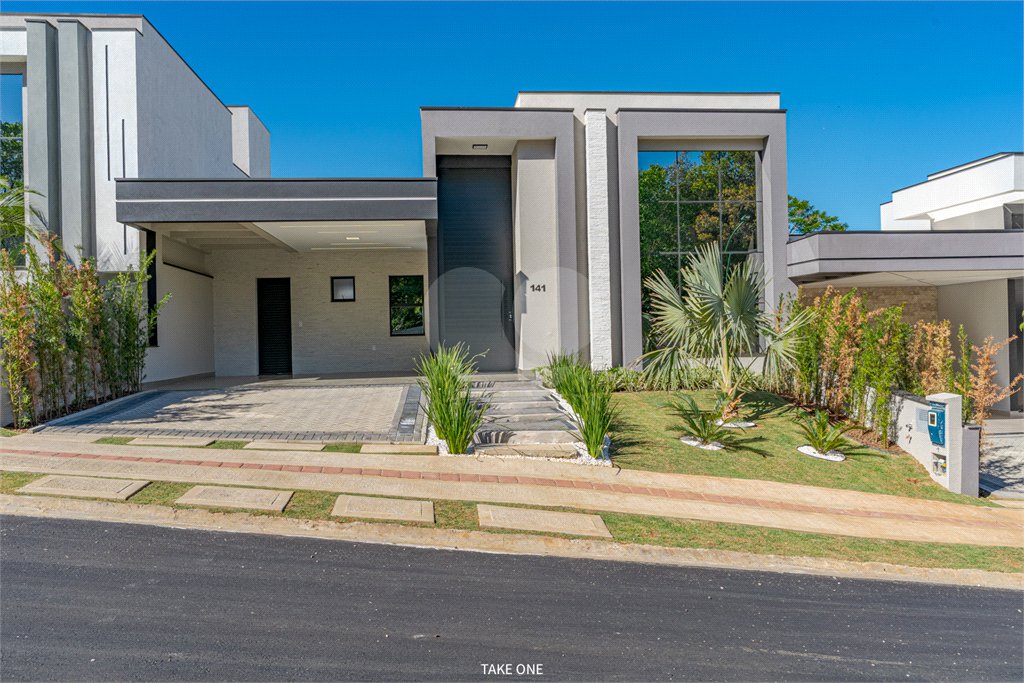 Casa à venda com 3 quartos, sendo 1 suíte, no condomínio Residencial London Park, Indaiatuba - SP