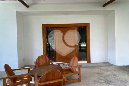 Casa à venda com 2 quartos, sendo 4 suítes, em Orla Norte, Porto Seguro, BA