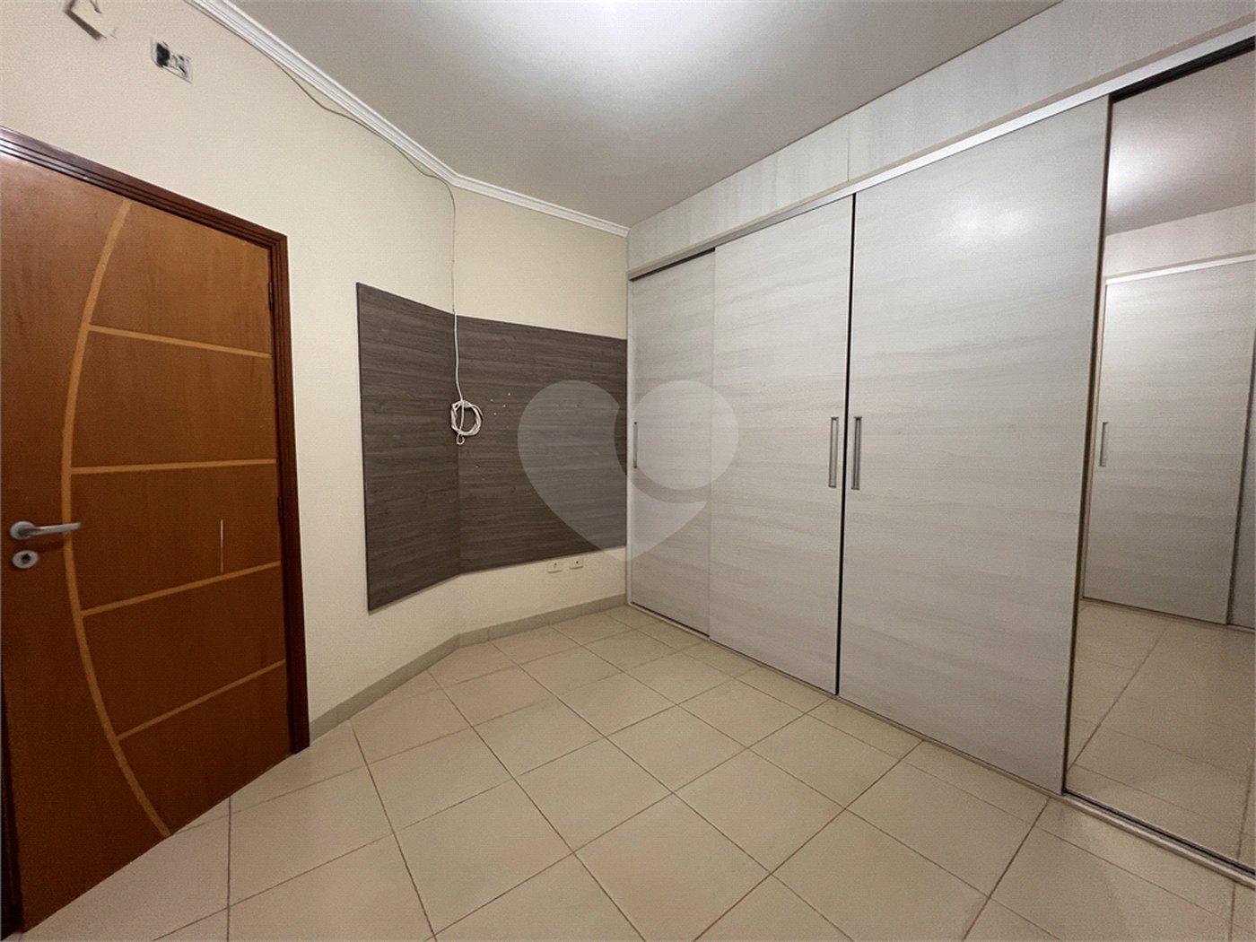 Casa à venda com 3 quartos, sendo 1 suíte,  em Jardim Primaveril, Três Lagoas, MS