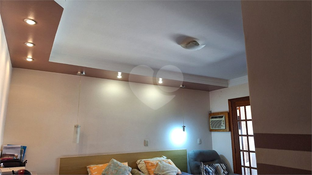 Sobrado à venda com 3 quartos, sendo 1 suíte, em Jardim Saira, Sorocaba, SP