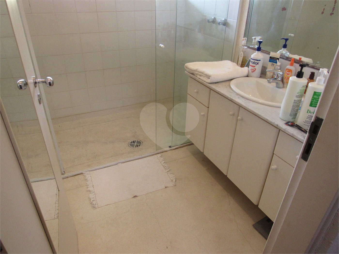 Casa à venda com 3 quartos, sendo 1 suíte, em Guarapiranga, São Paulo, SP